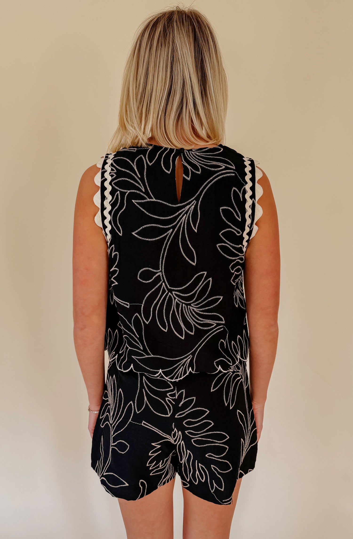 OUT OF OFFICE FLORAL TOP