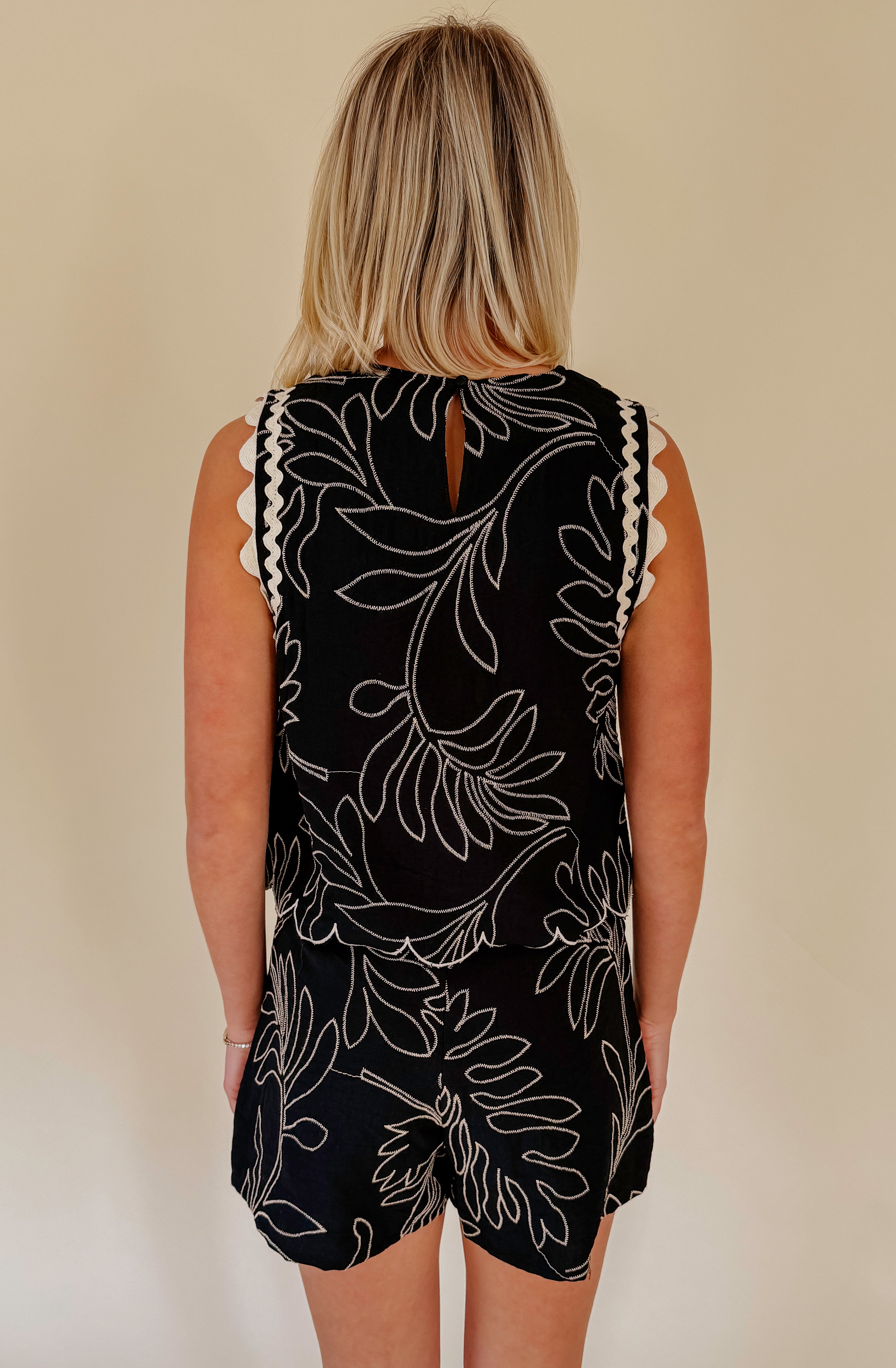 OUT OF OFFICE FLORAL TOP