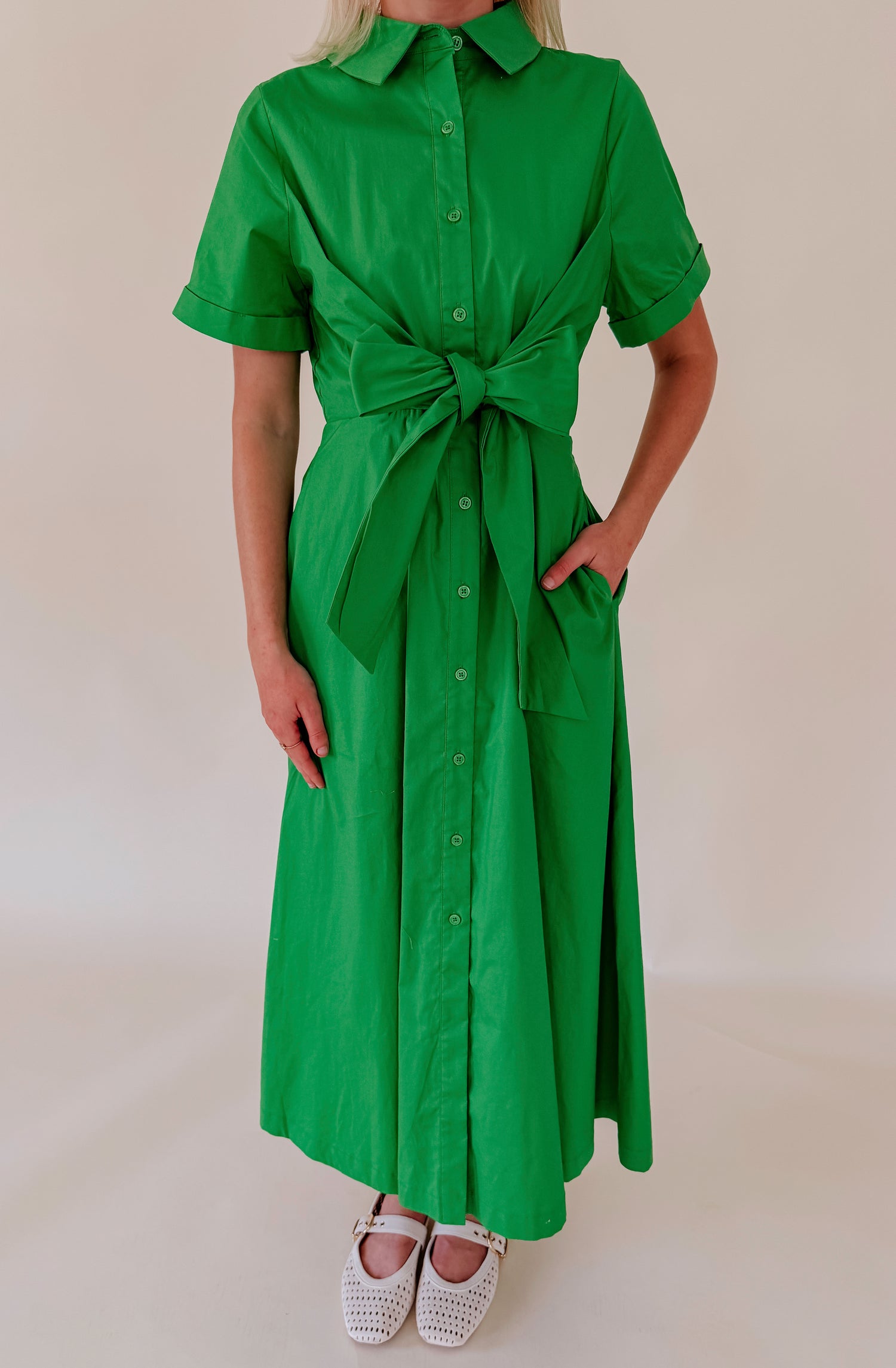 THE ESSENTIAL POPLIN BLEND TIE WAIST MIDI DRESS
