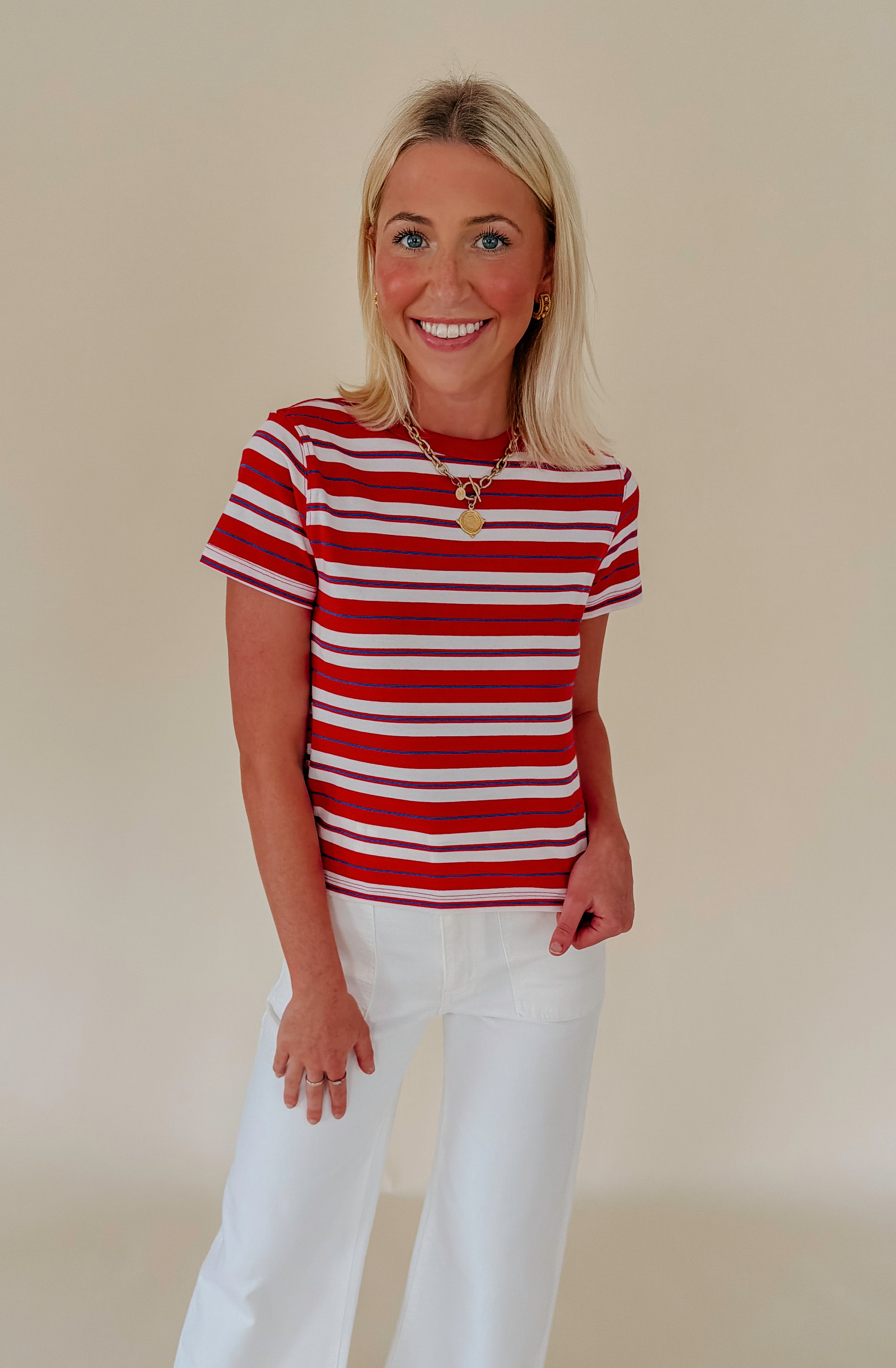 DAZE ZUMA TEE IN SCARLET