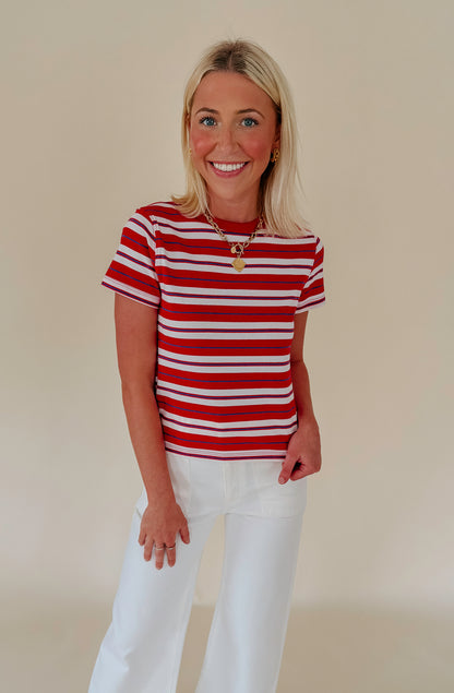 DAZE ZUMA TEE IN SCARLET