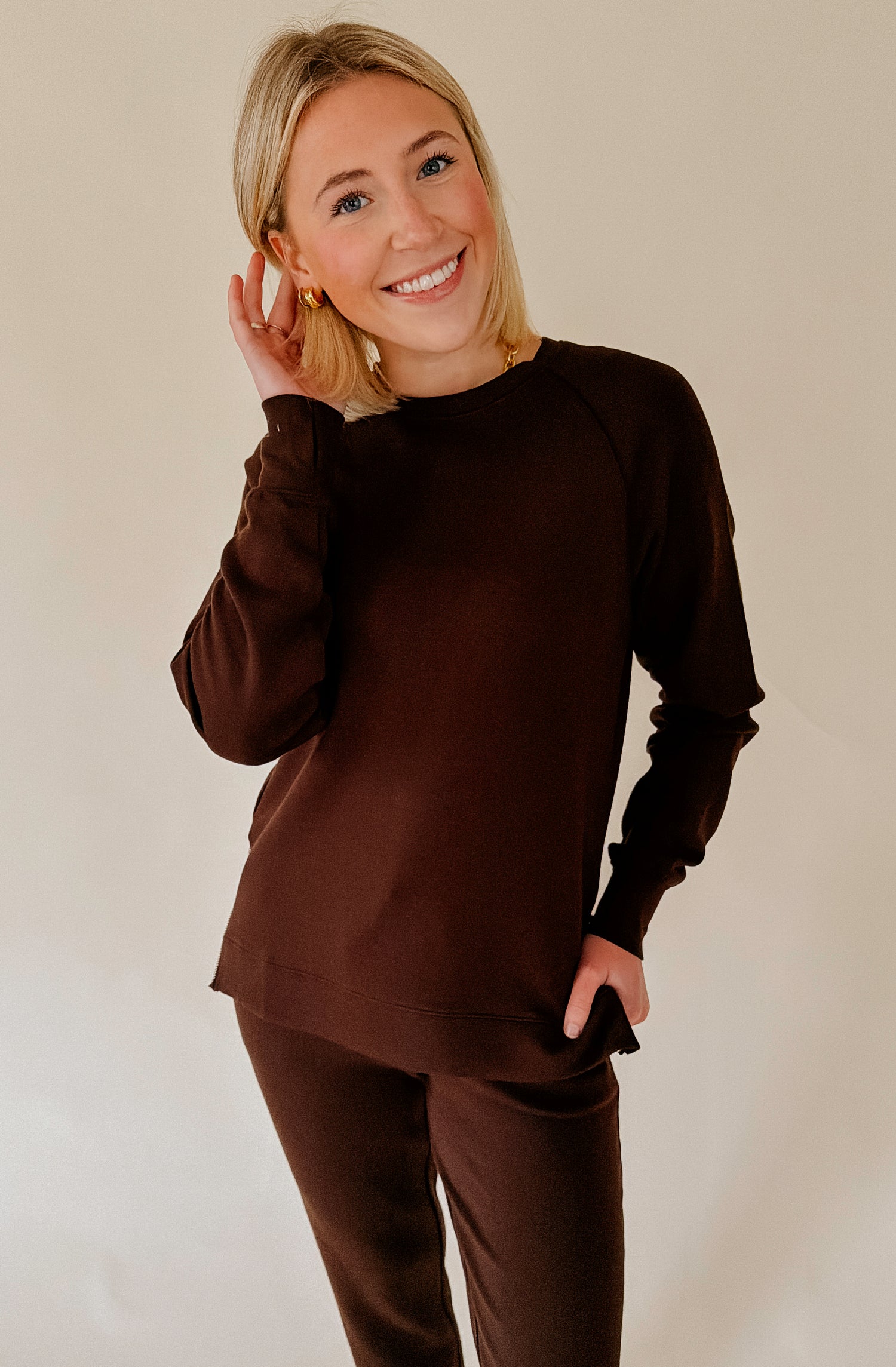 SOFTIES DREAMTECH CREW TUNIC WITH SIDE ZIP AND FLOOD PANT