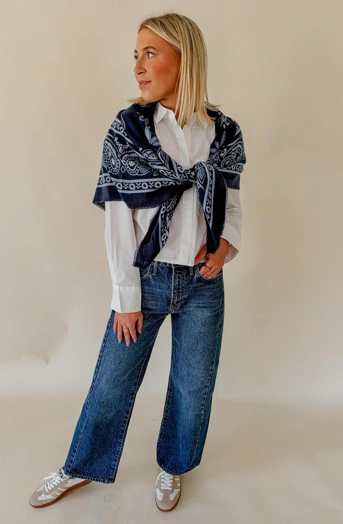 JUST BLACK BARREL JEAN TWIST
