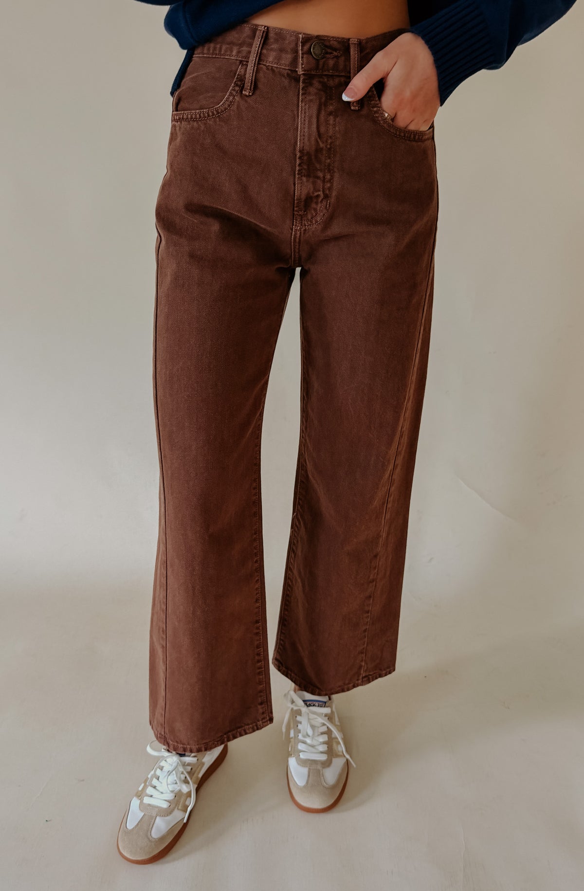 JUST BLACK BARREL JEAN TWIST