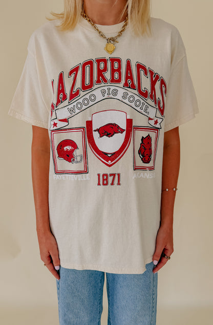 RAZORBACK PREP PATCH GRAPHIC TEE