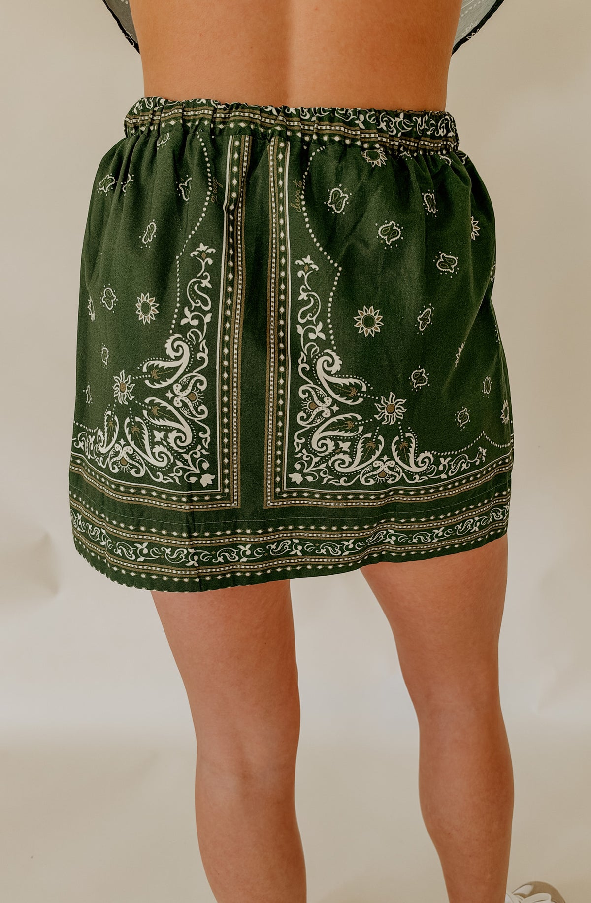 DRESS TO RIO GREEN SCARF SKIRT