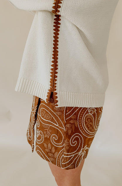 CONTRAST STITCH CREWNECK SWEATER