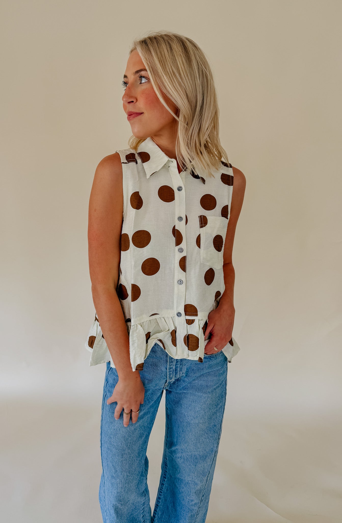 GOING IN CIRCLES BUTTONED TANK