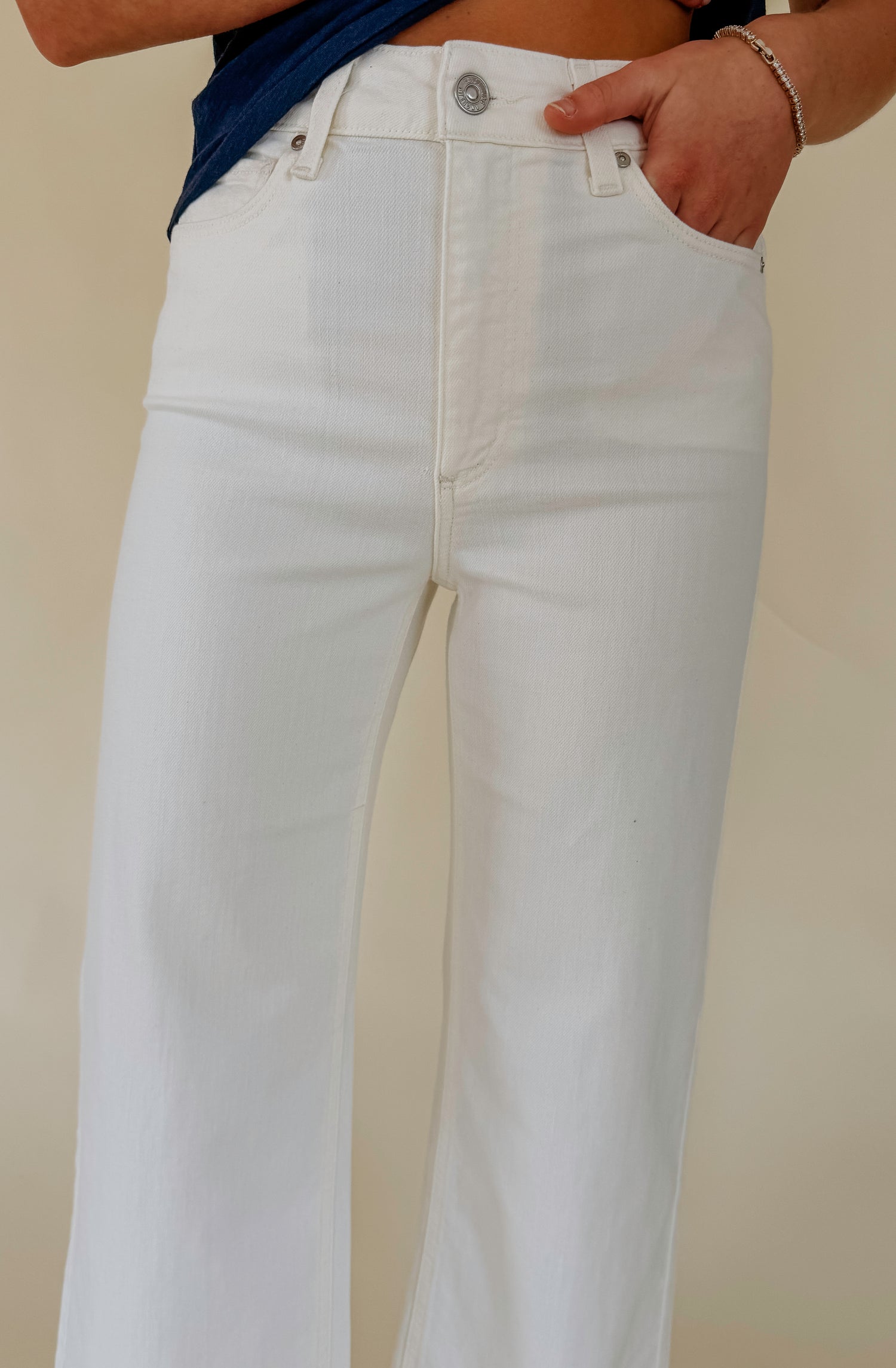 PAIGE ANESSA DENIM IN LIGHT ECRU