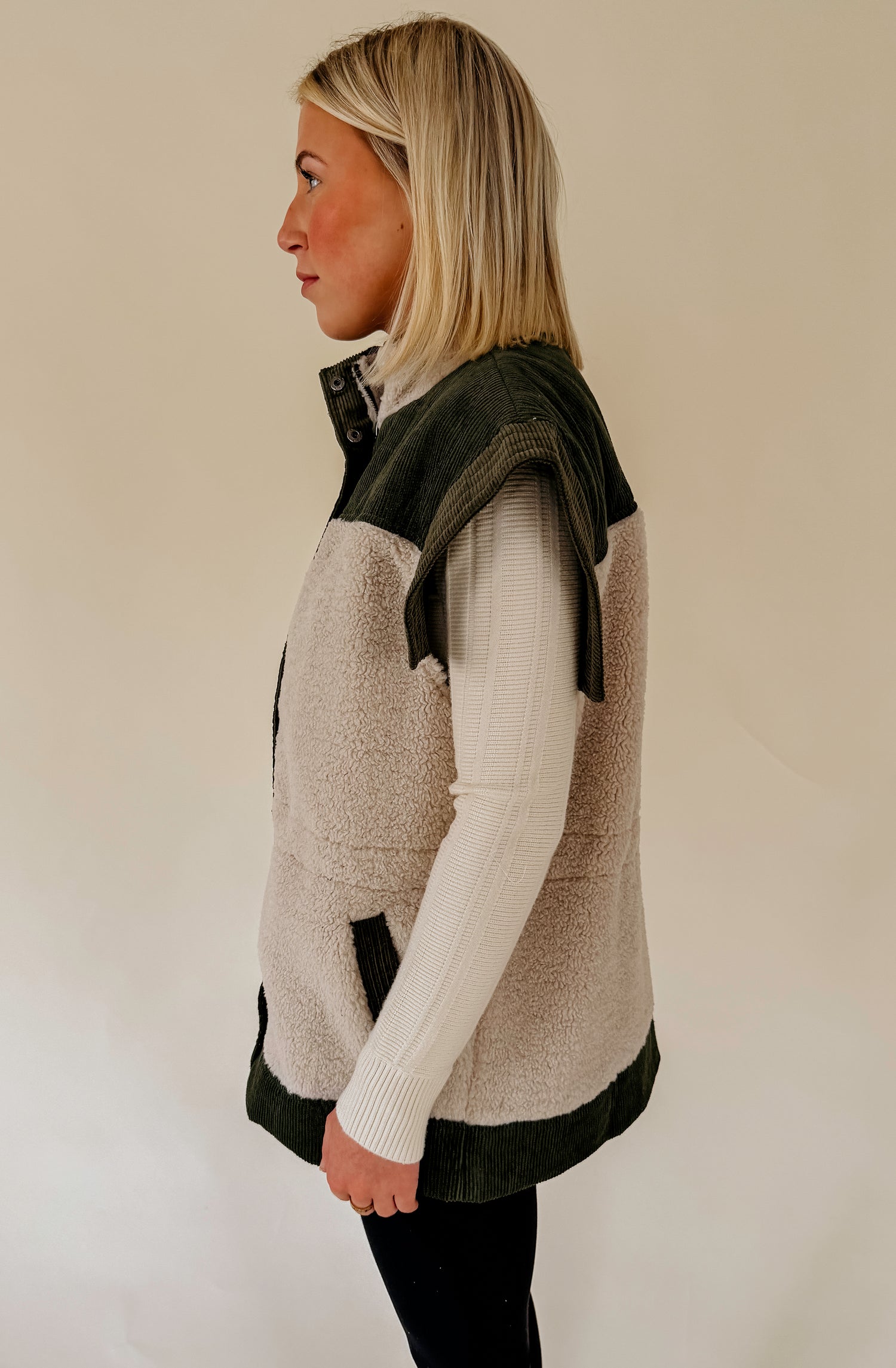 MOUNTAIN VIEW SHERPA VEST