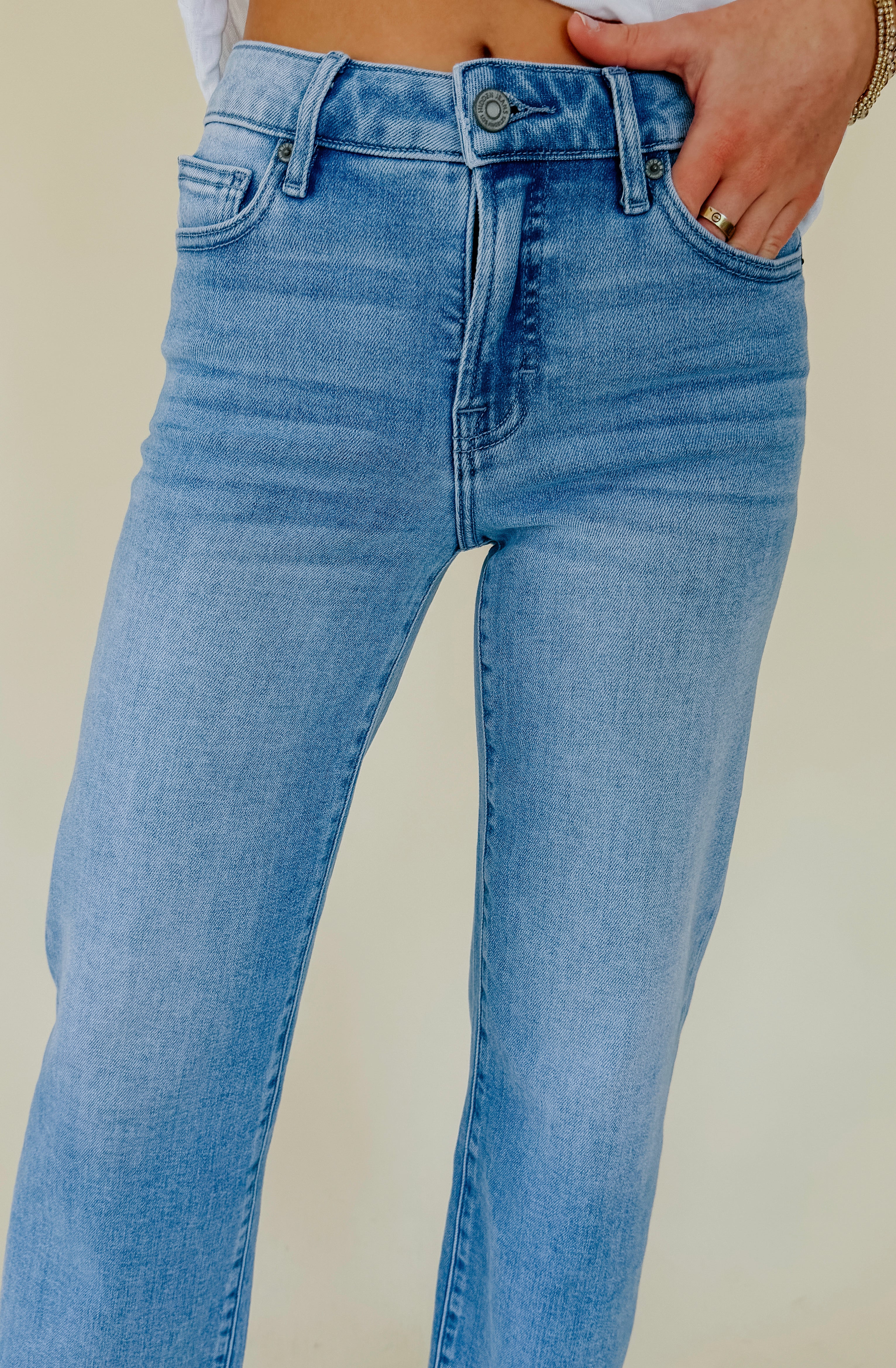 HIDDEN ELLA MID RISE CLASSIC STRAIGHT DENIM