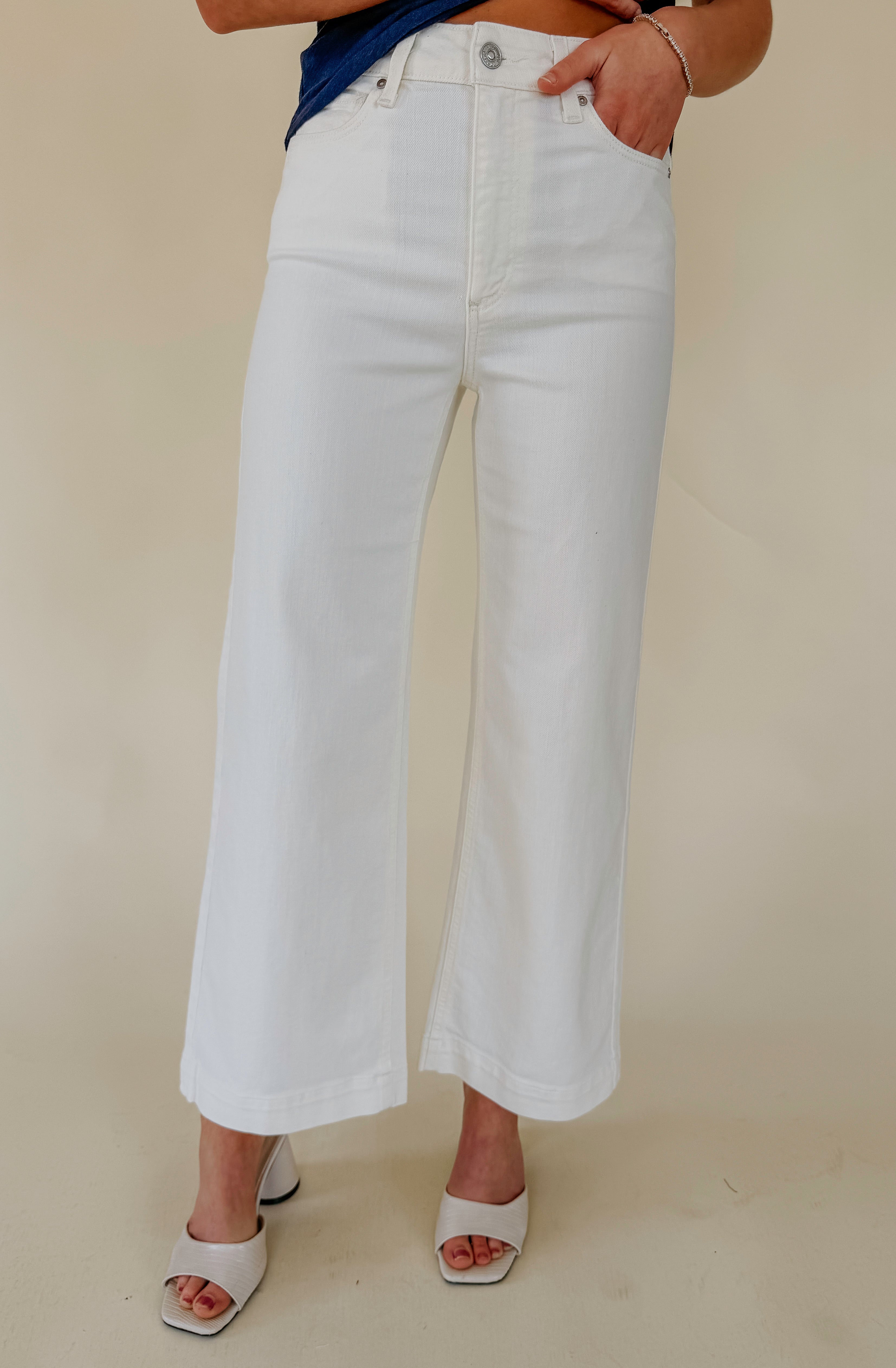 PAIGE ANESSA DENIM IN LIGHT ECRU